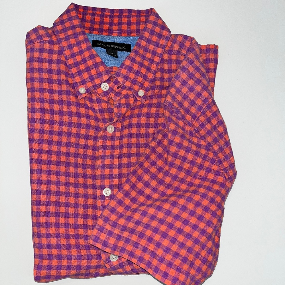 Banana Republic Men’s Medium Short Sleeve Button Down Shirt Pink and Purple